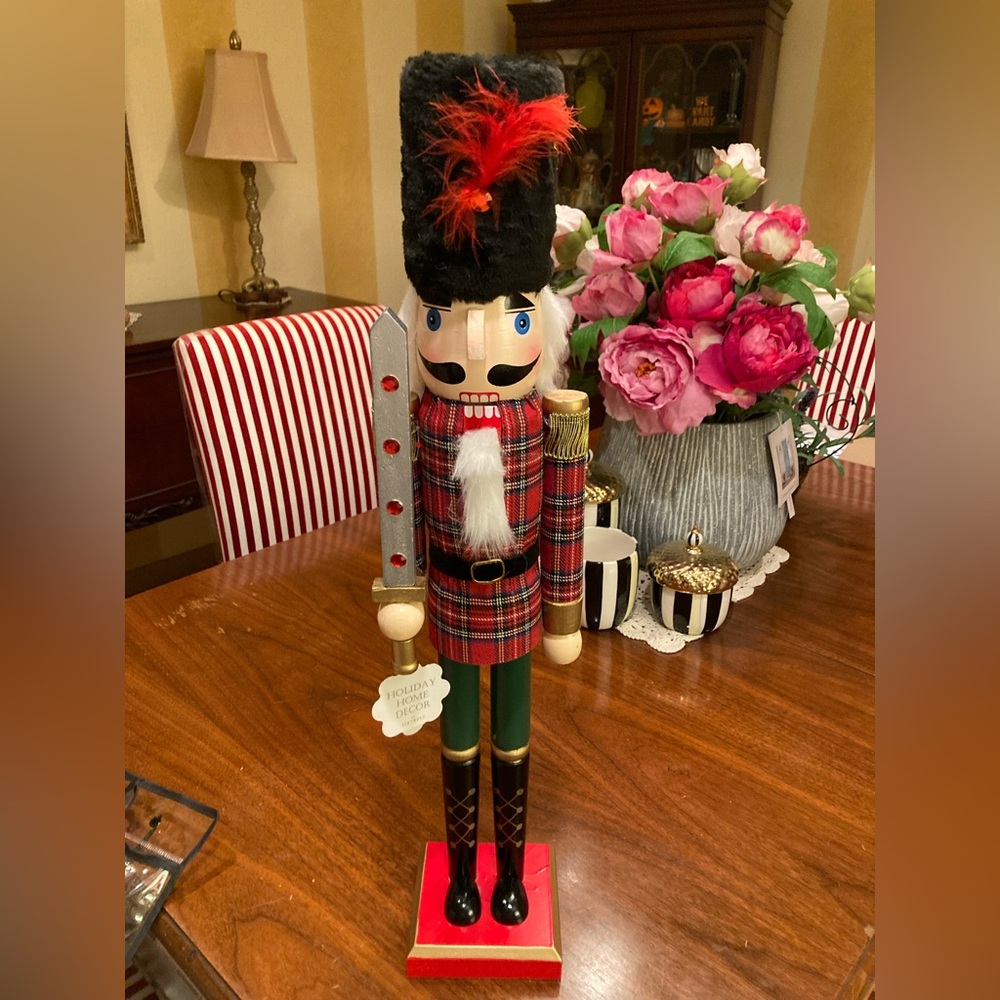 NWT Christmas Soldier Nut Cracker Wood 24” Tall Unbelievable Details